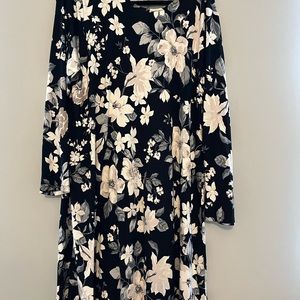 Old Navy floral dress size XL, new with tags